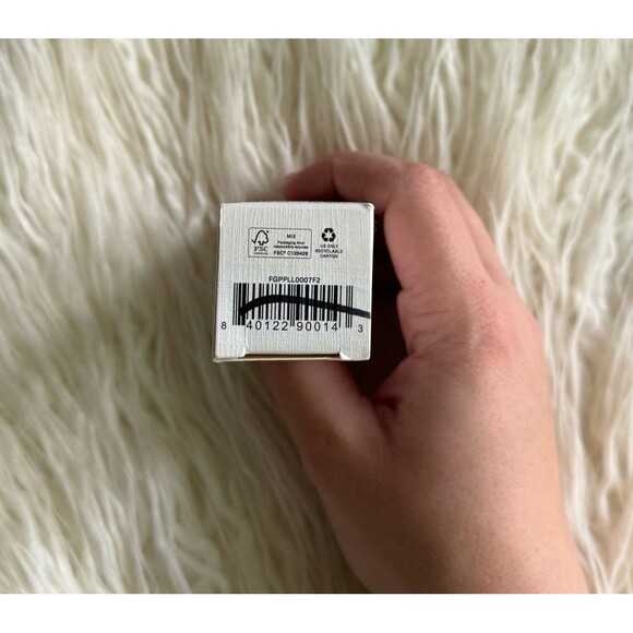 Rare Beauty Positive Light Liquid Luminizer Captivate - Picture 11 of 12